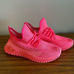 neon pink tennis shoes US8.5/9